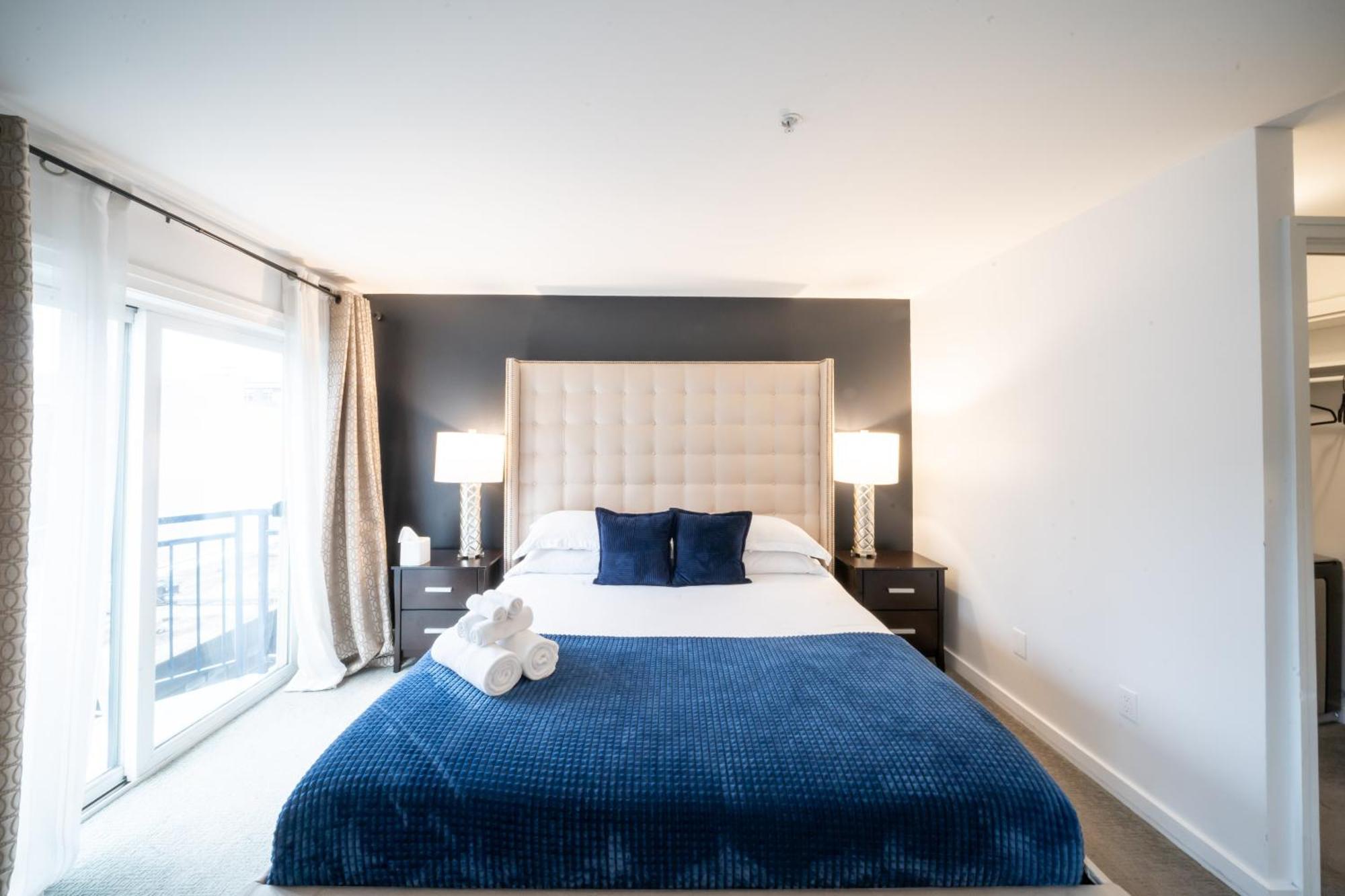 Modern Downtown Top Floor Penthouse With Bay Views Сіетл Екстер'єр фото