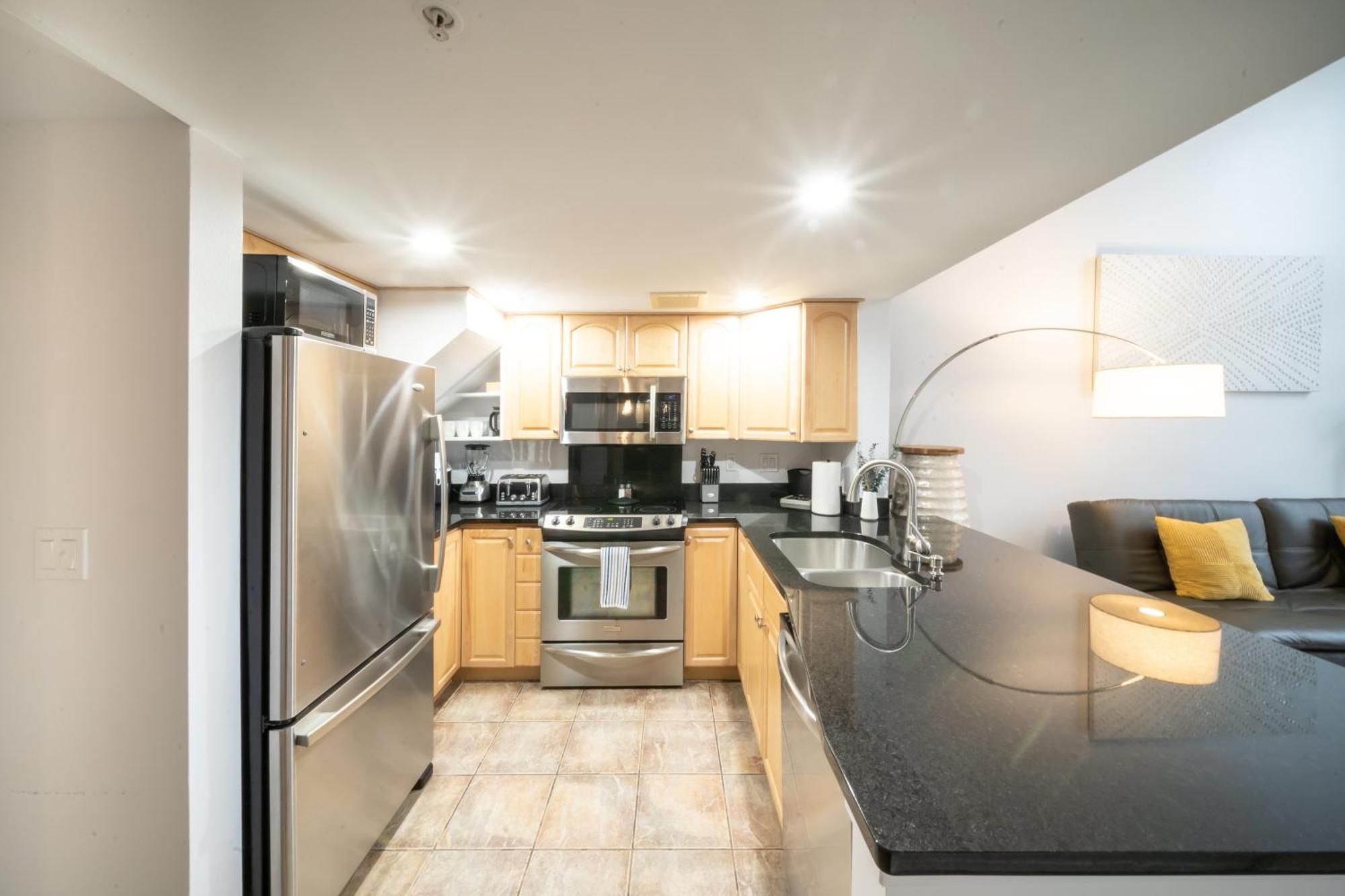 Modern Downtown Top Floor Penthouse With Bay Views Сіетл Екстер'єр фото