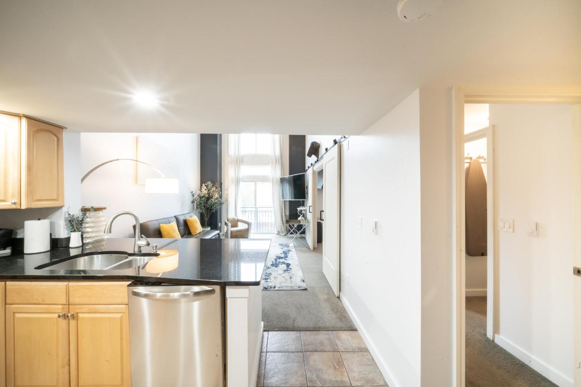 Modern Downtown Top Floor Penthouse With Bay Views Сіетл Екстер'єр фото
