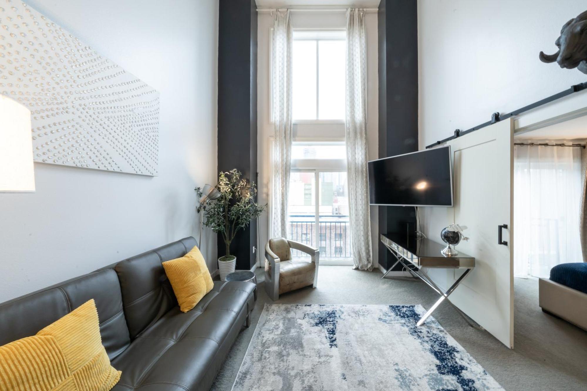 Modern Downtown Top Floor Penthouse With Bay Views Сіетл Екстер'єр фото